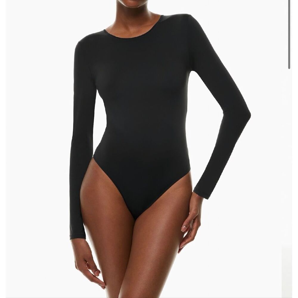 Aritzia Babaton Women's skin tight Crew Neck Long Sleeve Bodysuit Black S NEW